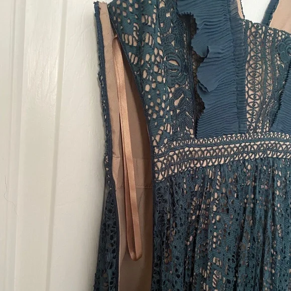 WEDDING GUEST GREEN AND TAN PLEATED DRESS SIZE 2 - Picture 7 of 7